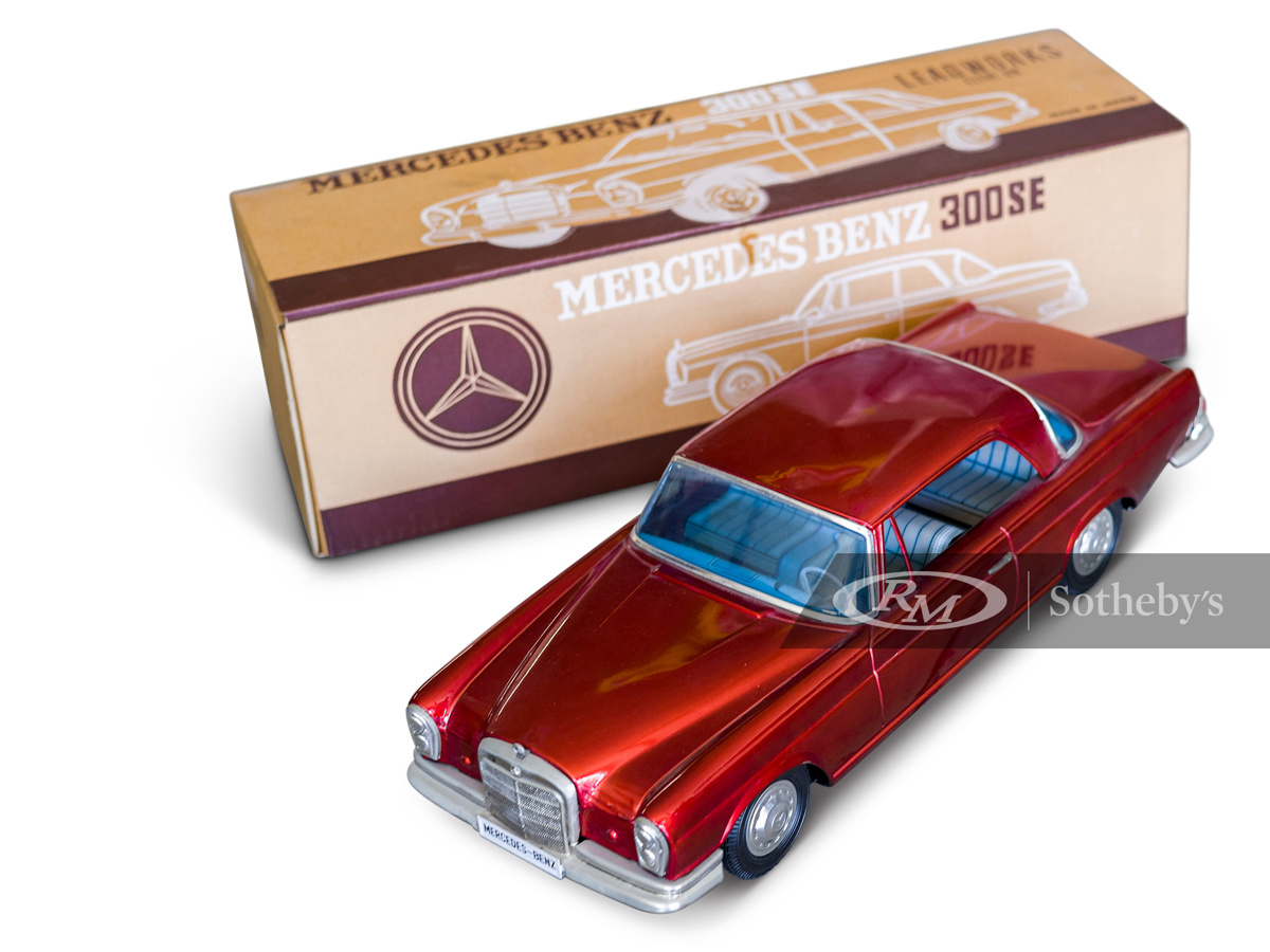 RM Sotheby's The Mitosinka Collection 2020, Mercedes-Benz 300 SE Large Scale Model by Leadworks